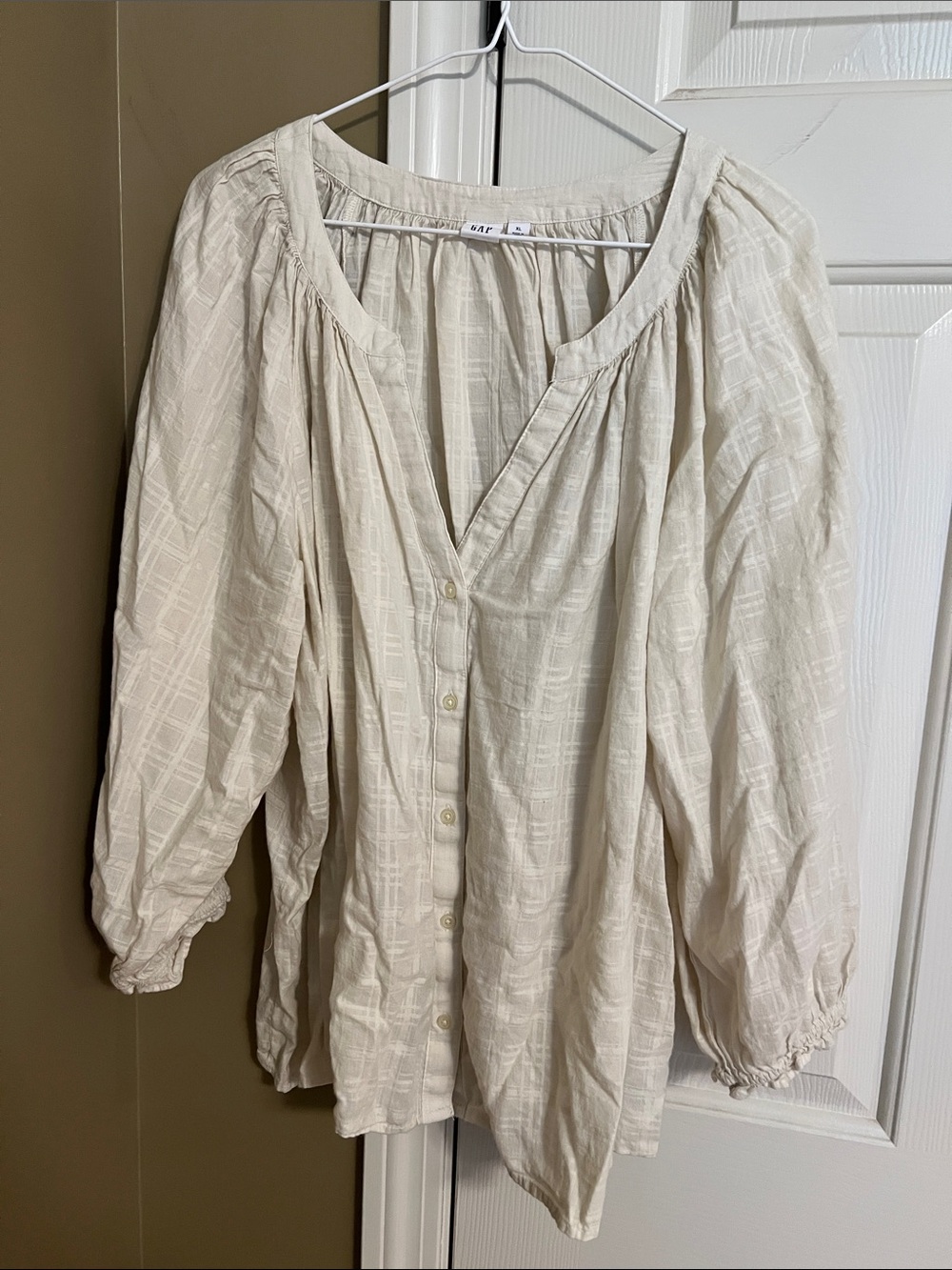 GAP Cream Textured Button-Front Peasant Blouse